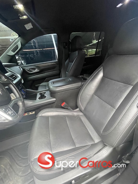 2021 Chevrolet Suburban LT — foto 8 / 10