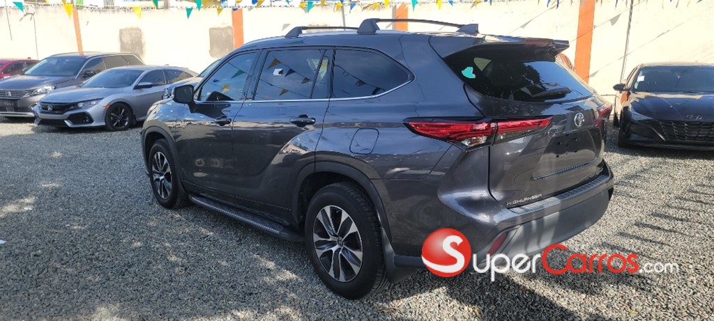 2021 Toyota Highlander XLE — foto 2 / 10