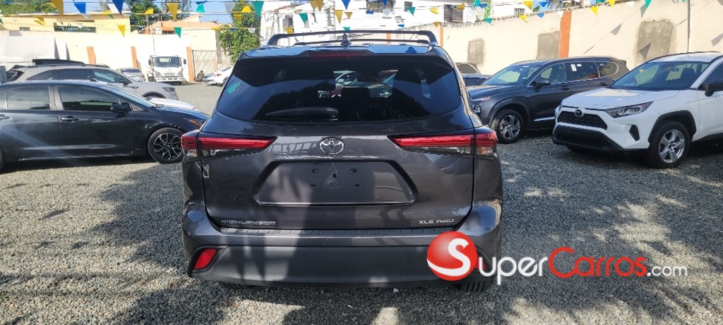 2021 Toyota Highlander XLE — foto 3 / 10