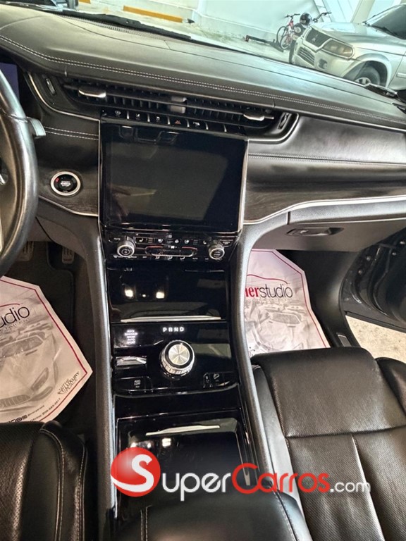 2021 Jeep Grand Cherokee Overland — foto 12 / 12