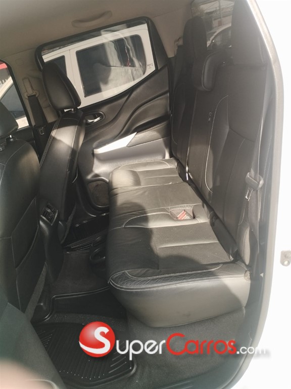 2021 Nissan Frontier LE — foto 2 / 9