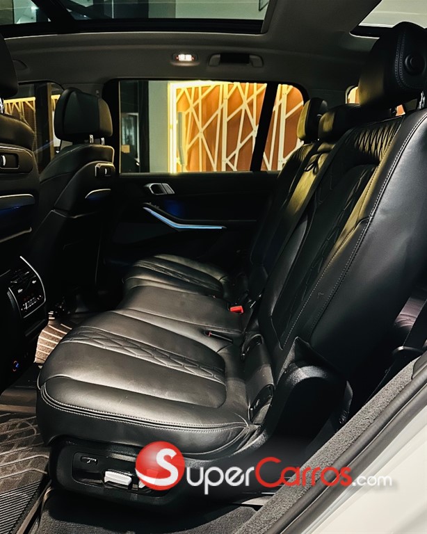 2023 BMW X 7 XDRIVE 40i — foto 7 / 12