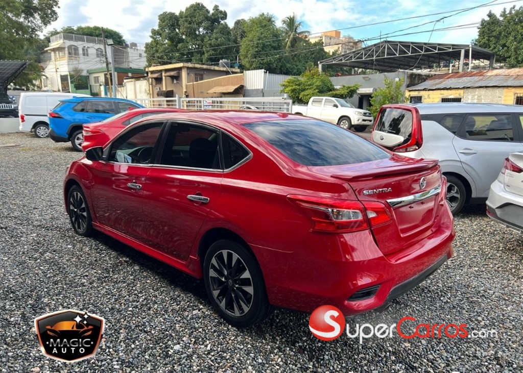 2019 Nissan Sentra SR — foto 8 / 10