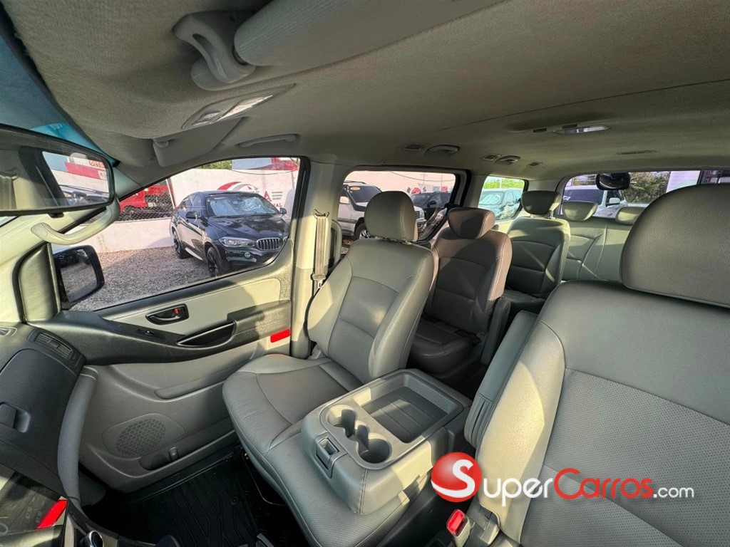 2018 Hyundai Starex H-1 — foto 8 / 10