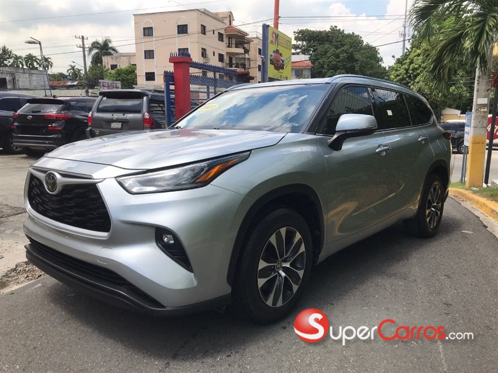 2020 Toyota Highlander XLE — foto 3 / 12