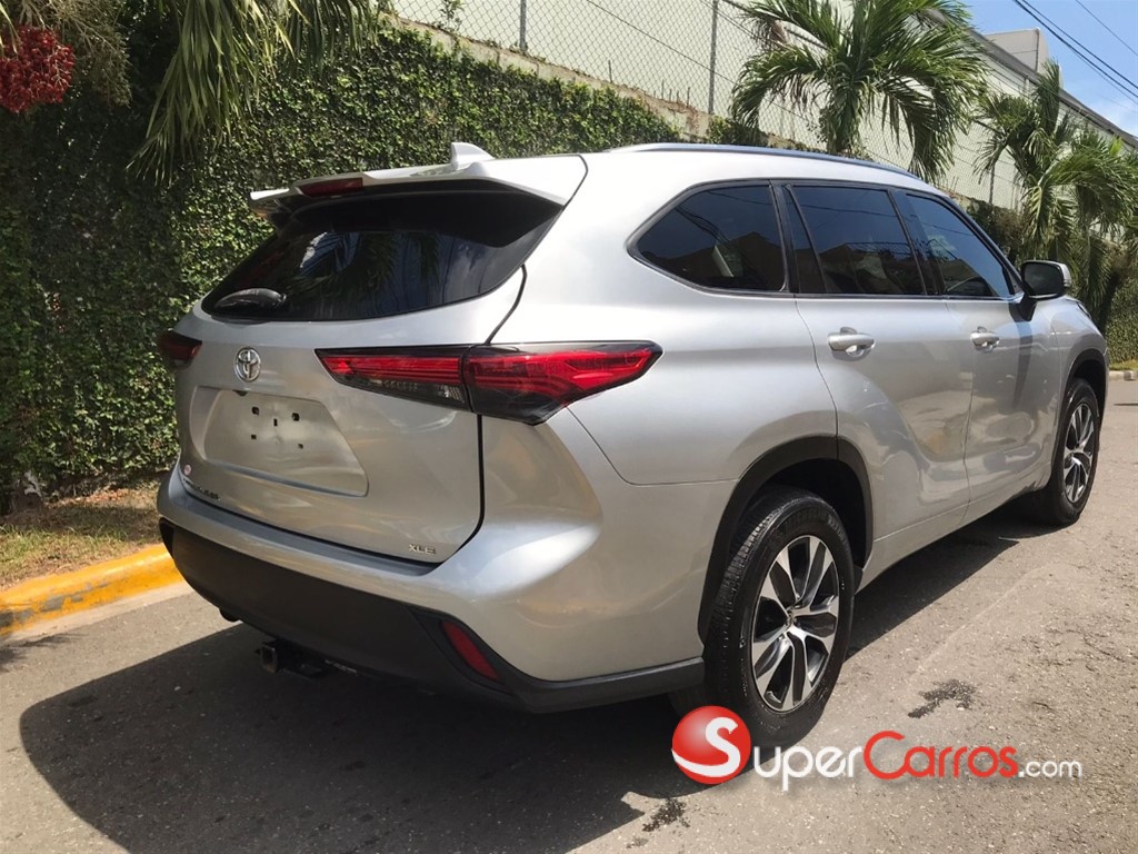 2020 Toyota Highlander XLE — foto 4 / 12