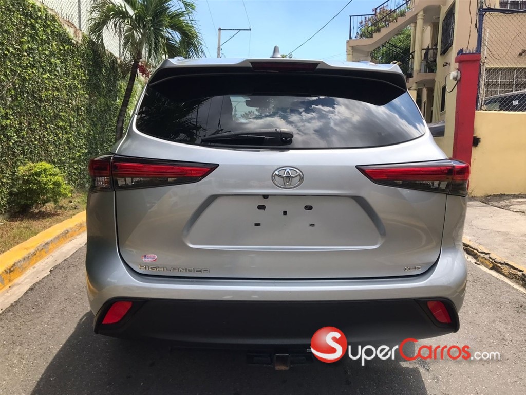 2020 Toyota Highlander XLE — foto 5 / 12