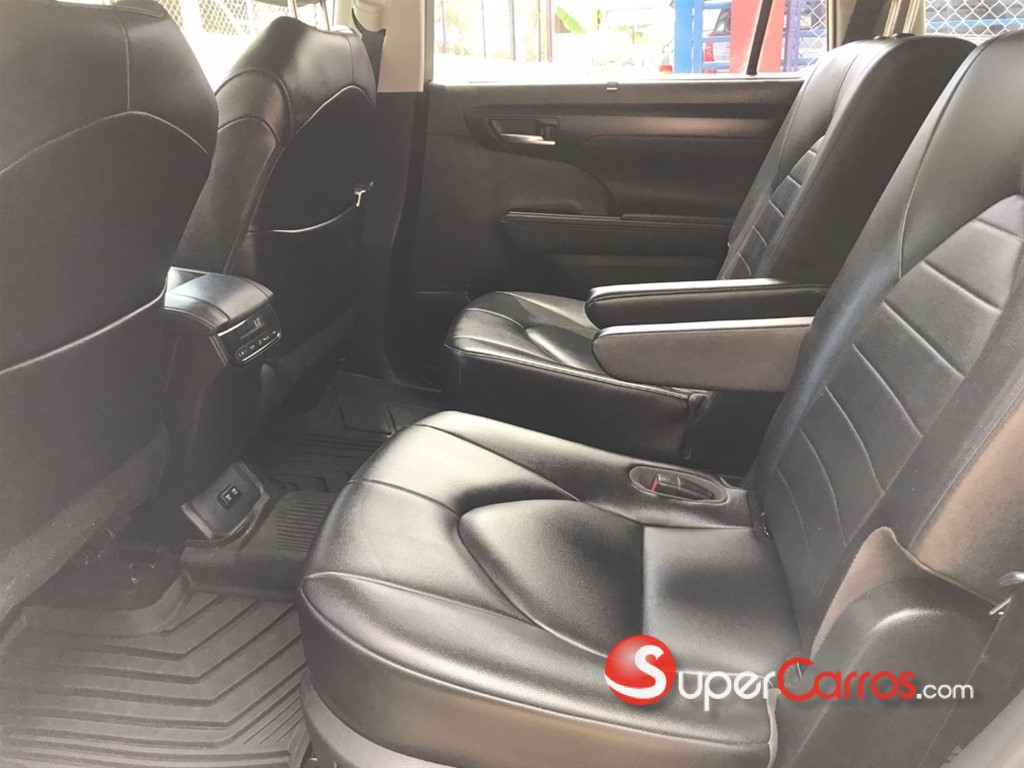 2020 Toyota Highlander XLE — foto 8 / 12