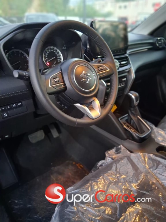 2025 Suzuki Grand Vitara GLX — foto 9 / 11