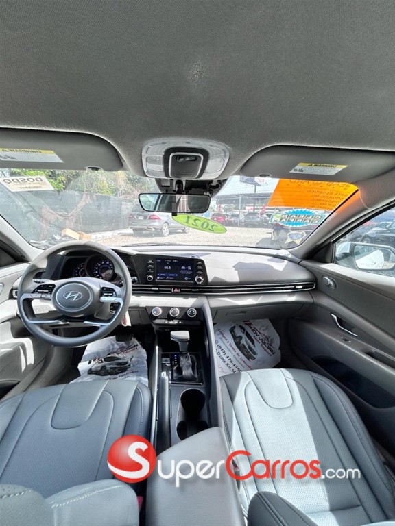2021 Hyundai Elantra SE — foto 10 / 12