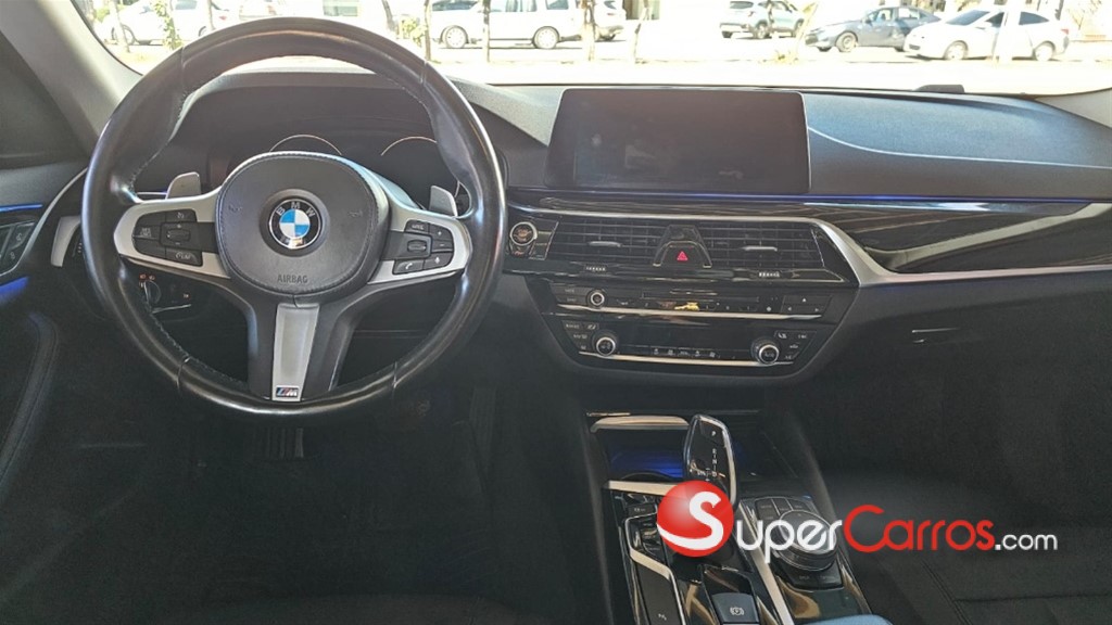 2017 BMW Serie 5 530i — foto 3 / 9