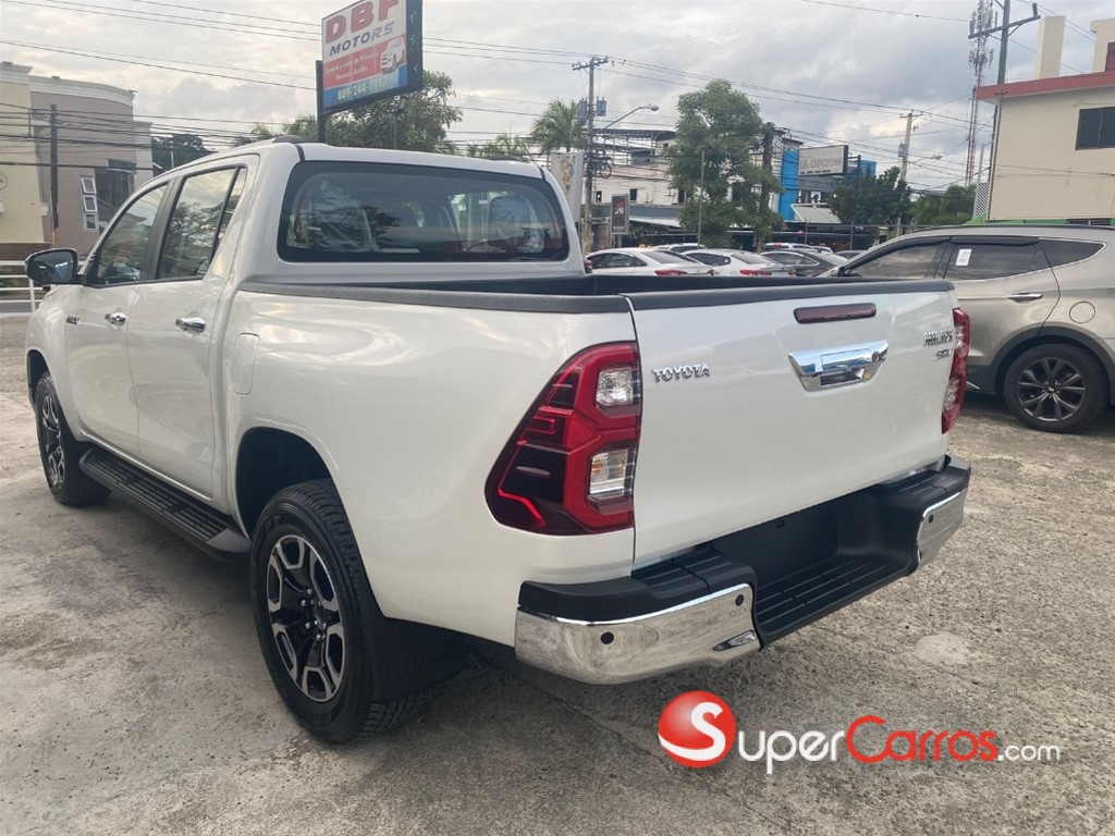 2025 Toyota Hilux Limited TSS — foto 4 / 9