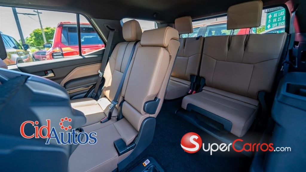 2027 Toyota 4 Runner Limited — foto 9 / 11