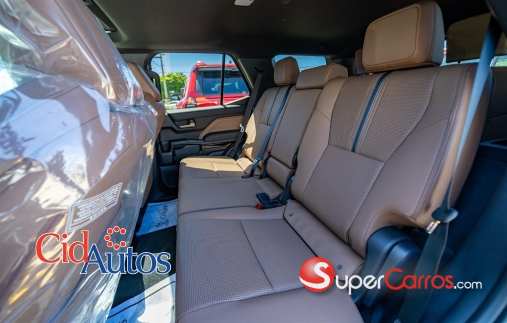 2027 Toyota 4 Runner Limited — foto 10 / 11