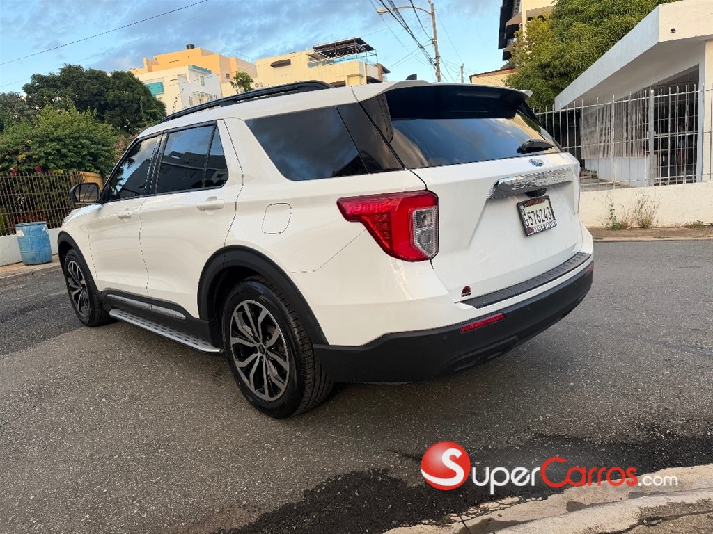 2021 Ford Explorer XLT — foto 8 / 12
