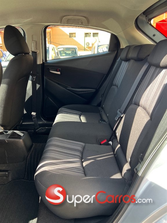 2020 Mazda 2 — foto 3 / 11