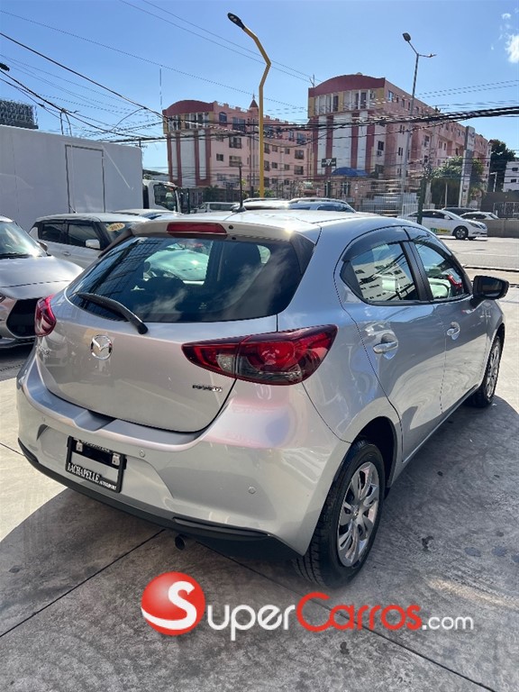 2020 Mazda 2 — foto 7 / 11