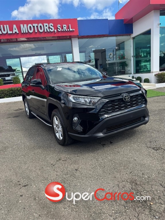 2021 Toyota RAV4 XLE — foto 3 / 10