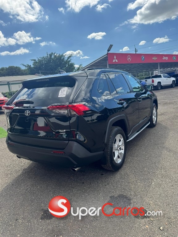 2021 Toyota RAV4 XLE — foto 4 / 10