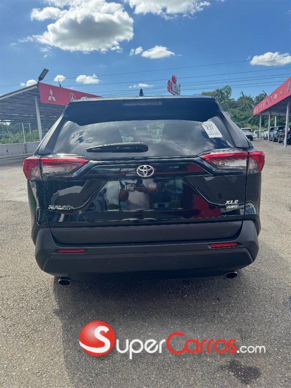 2021 Toyota RAV4 XLE — foto 6 / 10