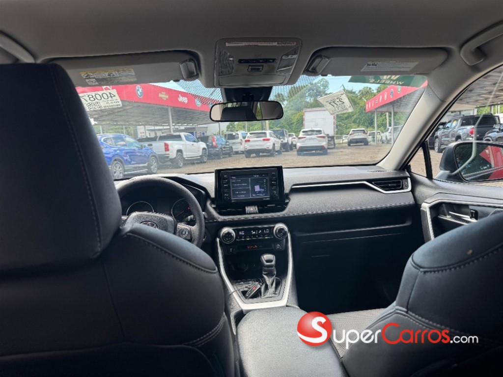 2021 Toyota RAV4 XLE — foto 8 / 10