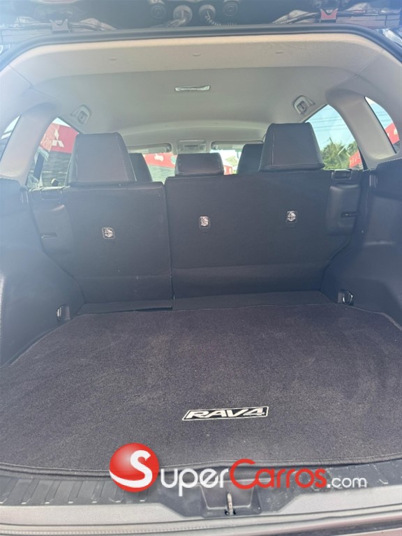 2021 Toyota RAV4 XLE — foto 9 / 10