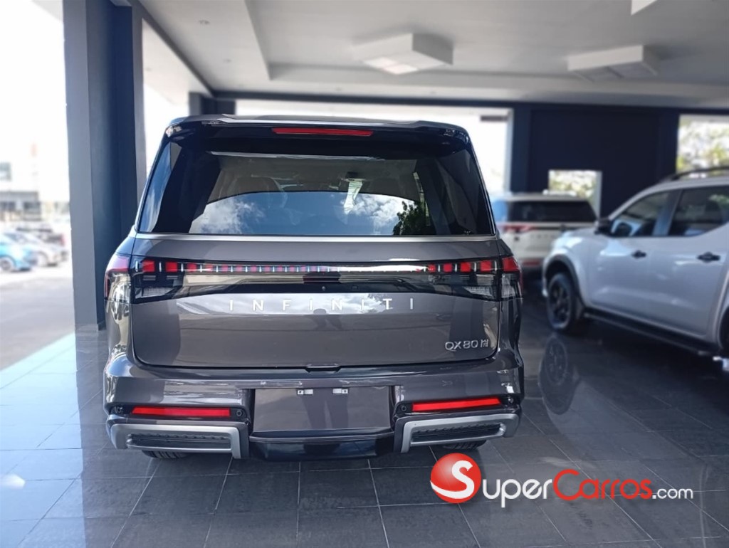 2026 Infiniti QX-80 — foto 5 / 7