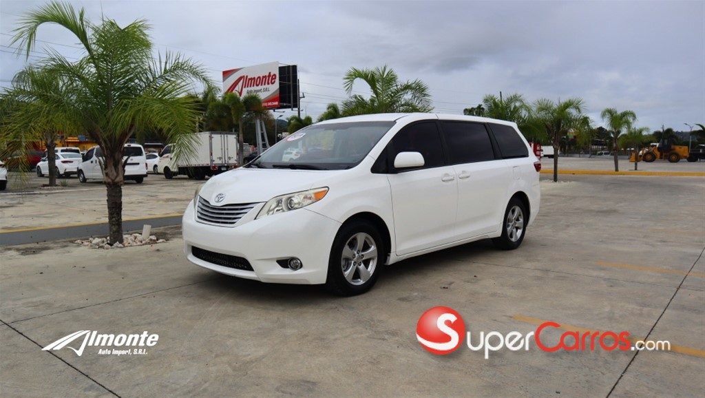 2015 Toyota Sienna — foto 2 / 12