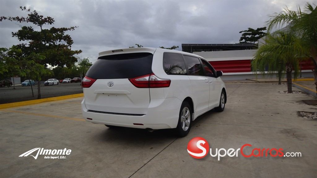 2015 Toyota Sienna — foto 3 / 12