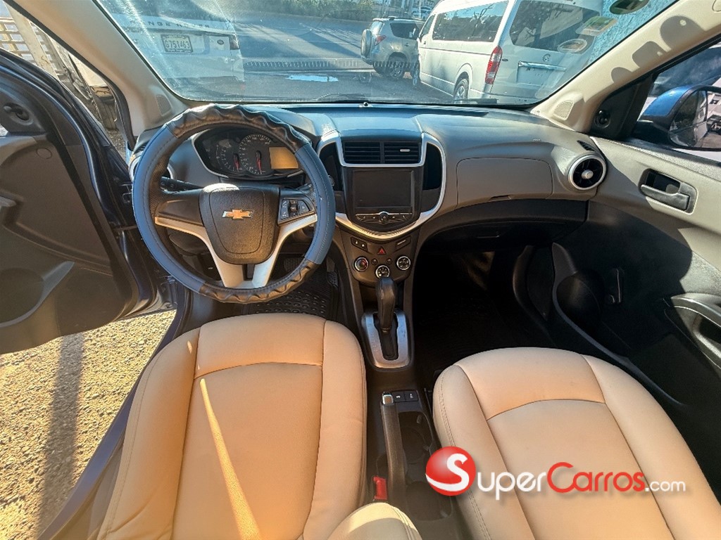 2017 Chevrolet Sonic — foto 9 / 12