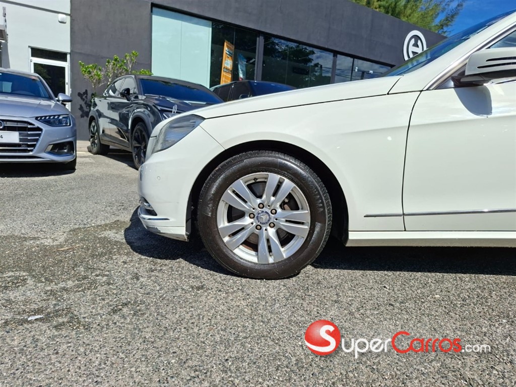 2011 Mercedes-Benz Clase E 300 — foto 3 / 7
