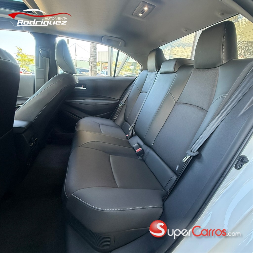 2025 Toyota Corolla XLE — foto 5 / 7