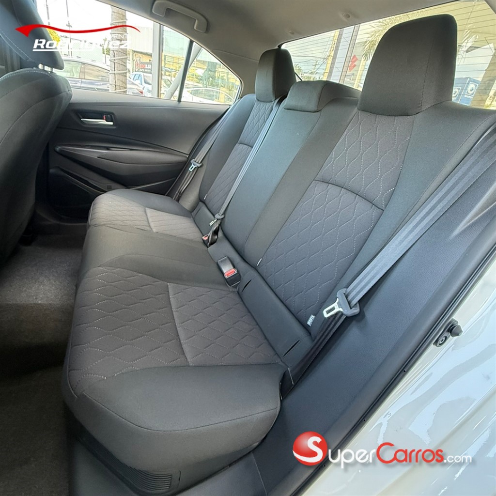 2025 Toyota Corolla LE — foto 4 / 6