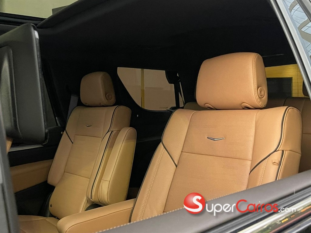 2026 Cadillac Escalade Premium Luxury — foto 10 / 12