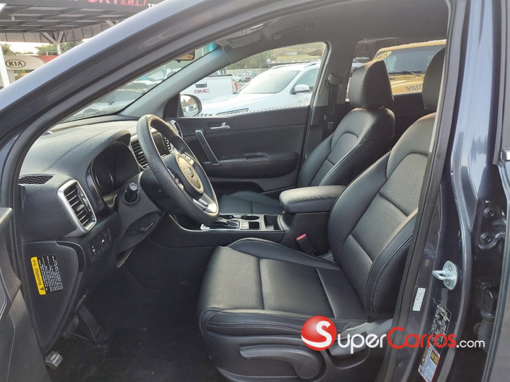 2020 Kia Sportage — foto 8 / 12