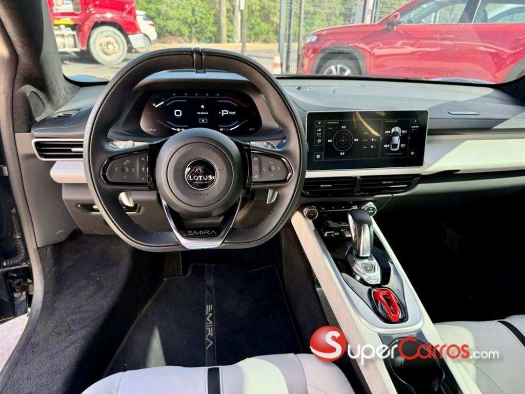 2025 Lotus Emira — foto 2 / 9