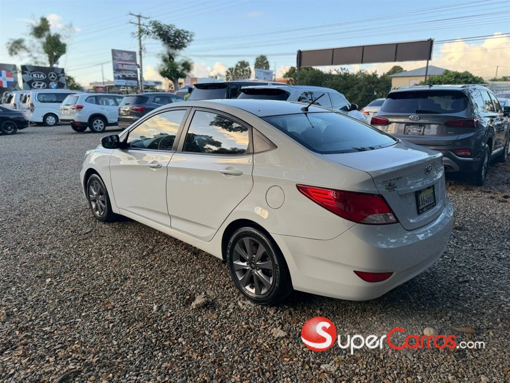 2019 Hyundai Accent Limited — foto 8 / 10