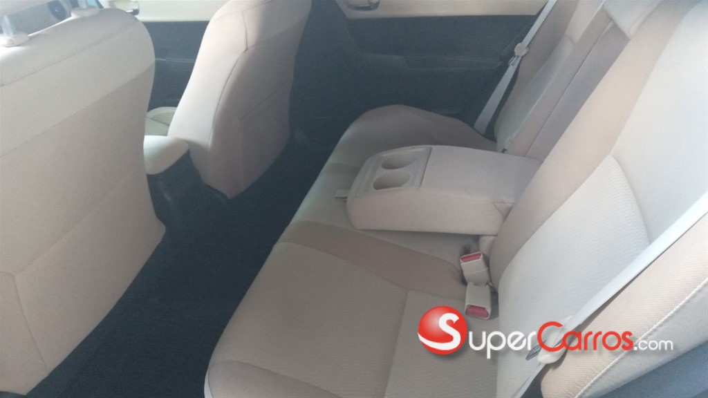 2018 Toyota Corolla LE — foto 2 / 6