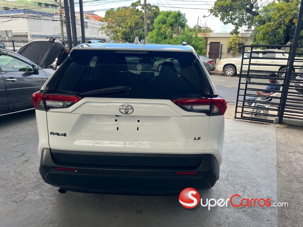 2021 Toyota RAV4 LE PLUS — foto 5 / 10