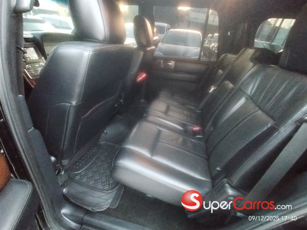 2017 Lincoln Navigator — foto 5 / 12