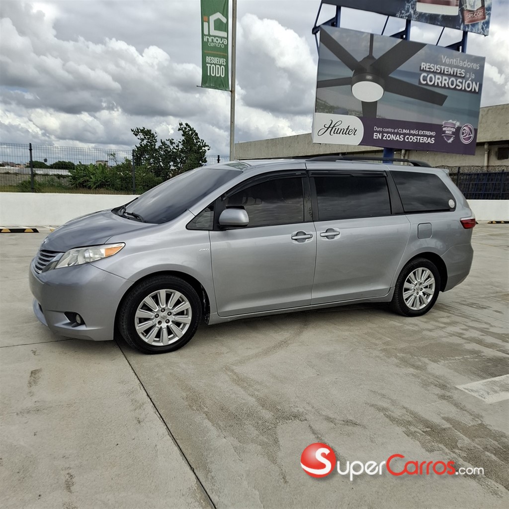 2017 Toyota Sienna LE — foto 3 / 8