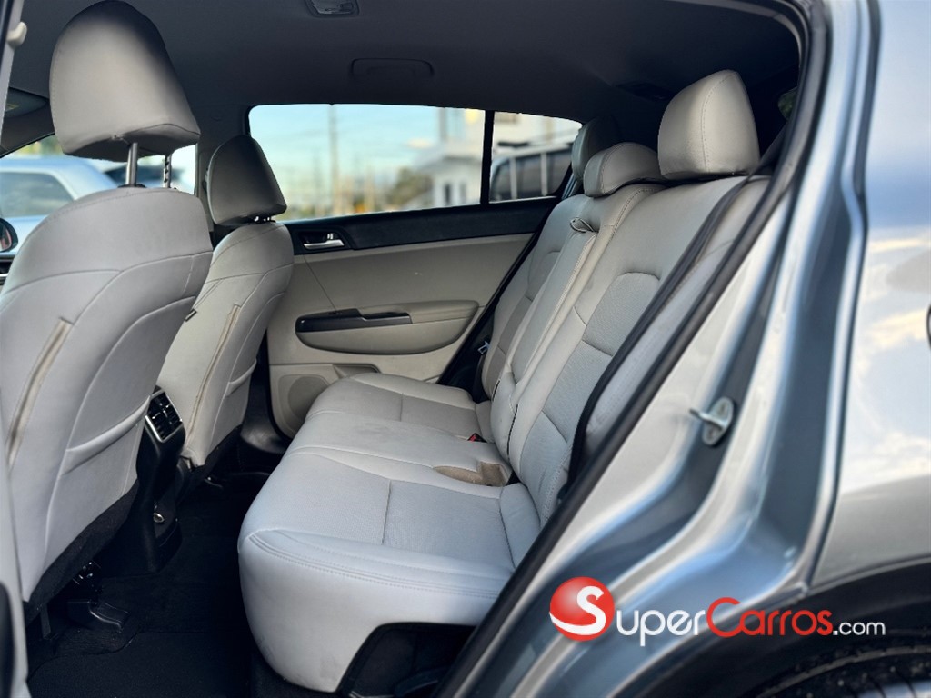 2022 Kia Sportage LX — foto 8 / 12
