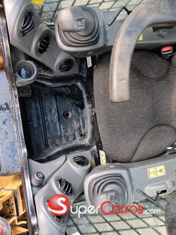 2019 Caterpillar 262d Miniexcavator — foto 8 / 10