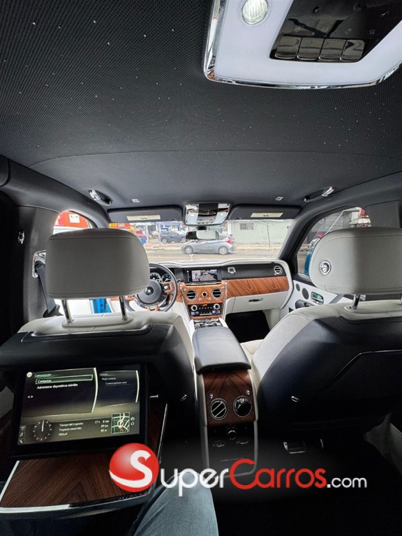 2020 Rolls Royce Cullinan — foto 7 / 8