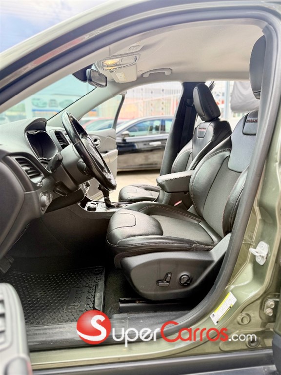 2020 Jeep Cherokee Trailhawk — foto 5 / 12