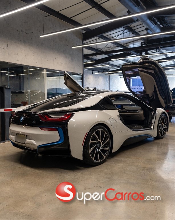 2016 BMW i8 — foto 3 / 12