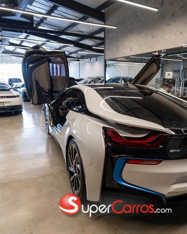 2016 BMW i8 — foto 4 / 12