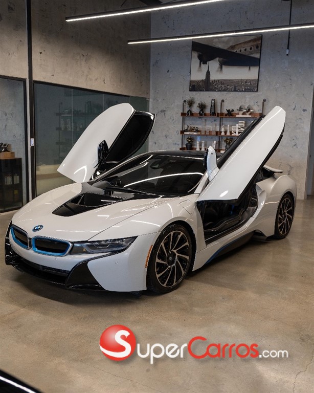 2016 BMW i8 — foto 6 / 12