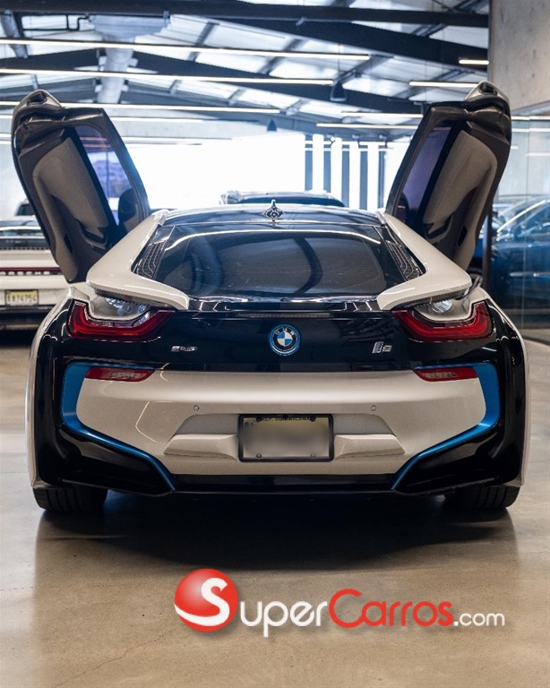 2016 BMW i8 — foto 12 / 12