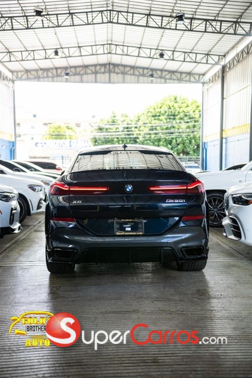 2022 BMW X 6 M50i — foto 5 / 12